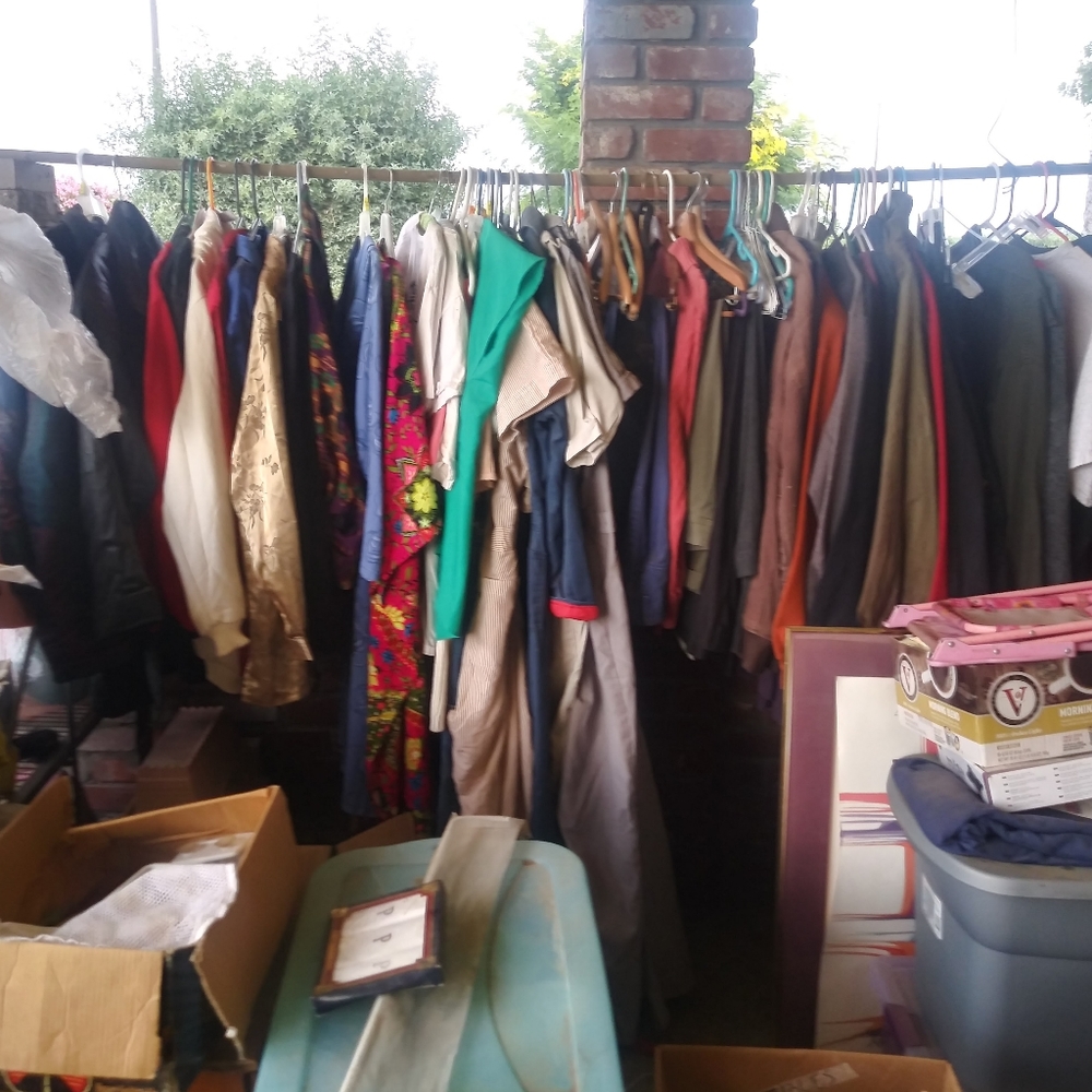 Selling almost everything ....moving - Picture 5 of 8